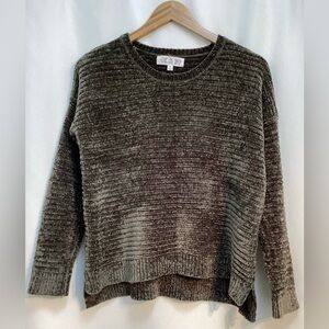 Pink Rose. Incredibly soft mossy green sweater. Medium